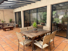 Céntrica, privada y recien remodelada con Jacuzzi